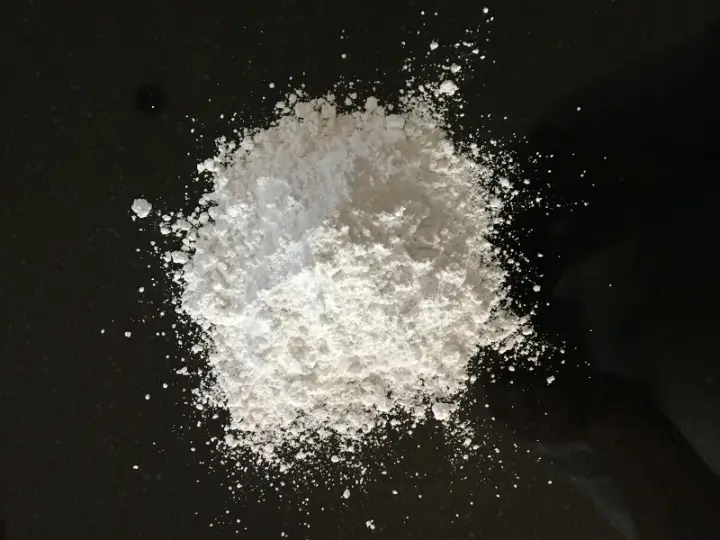 Aluminum oxide polish powder
